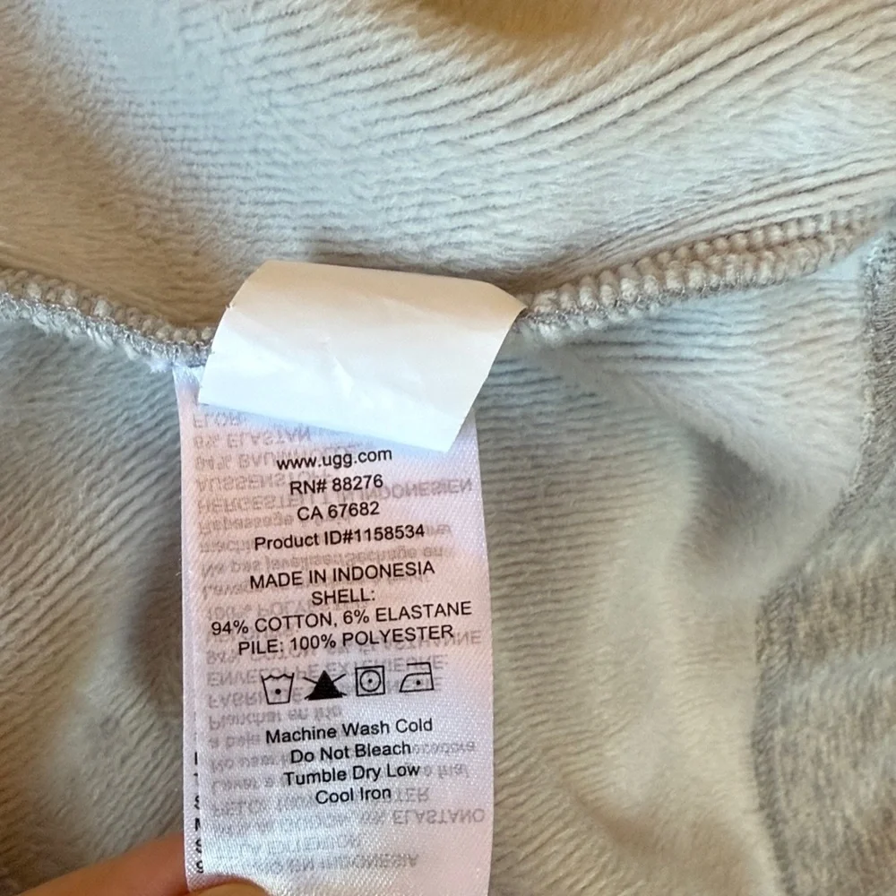 UGG Soft Gray Robe - Picture 7 of 9